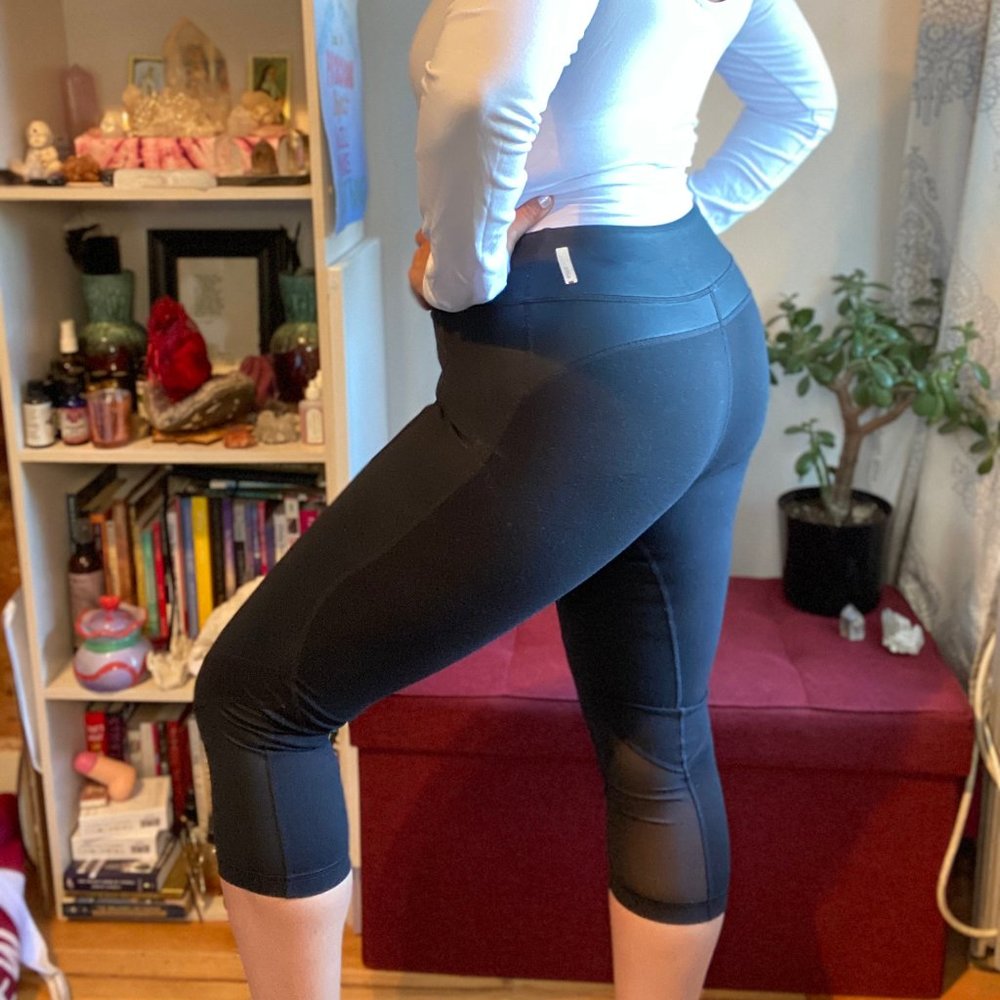 Black Cropped Yoga Pant